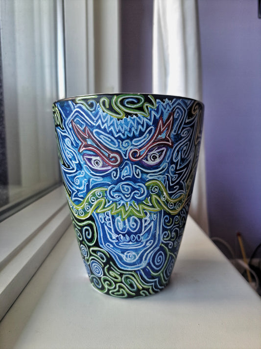 Hand málaður og skreyttur blómapottur