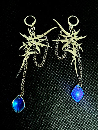 Earrings with holographic pendant